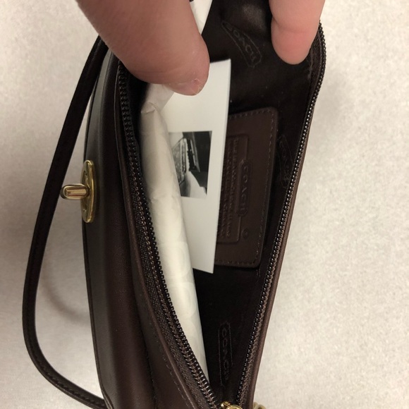 NWOT Coach Wristlet - Picture 5 of 6